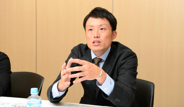 決済事業部 加盟店営業部 部長 佐藤 剛史 